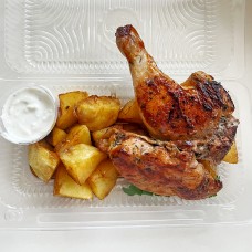 Цыпленок с картофелем и соусом блю-чиз